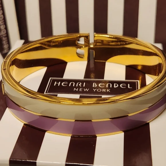 Nwot! Henri bendel purple and cream monogram bangle bracelet - Picture 3 of 3